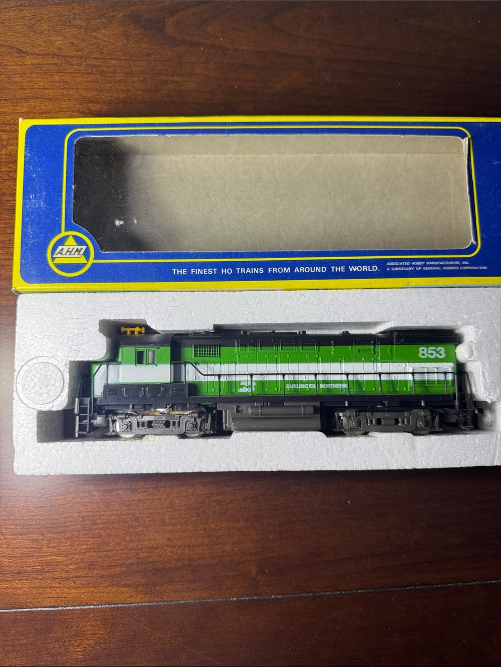 AHM Burlington Northern HO Scale Diesel Locomotive (New)